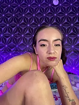 Watch MelanyyJhonson15 live on EroticFlix - High definition streams