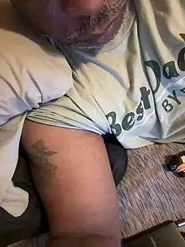 Watch prettychocolate_petite live on EroticFlix - High definition streams
