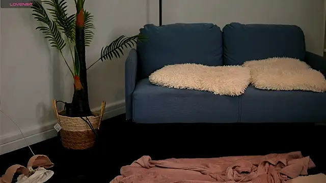 LyndaBlaire webcam