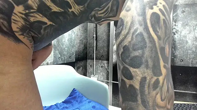 Gury_tattoo webcam