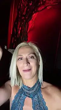 HOTLadyluna webcam