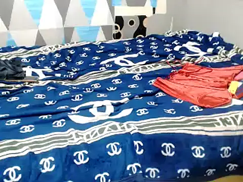 Trish_CurveCock webcam