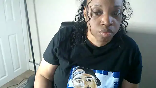 Sexymona1218 webcam