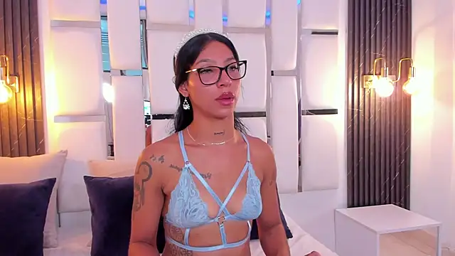 Maia_Clark520 webcam