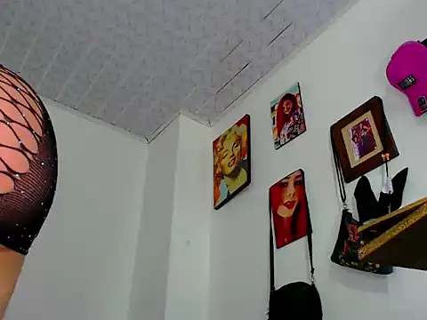 voguebichh webcam stripchat model stream image