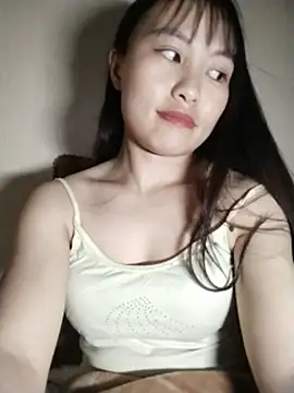 Cherry-squirtt live cam on StripChat