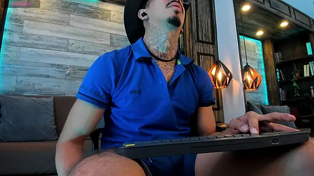 Donovan_Desmond webcam