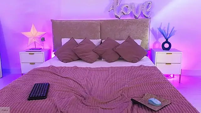 Jules_night live cam on StripChat