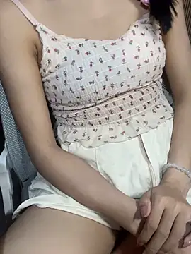 Mina048 webcam