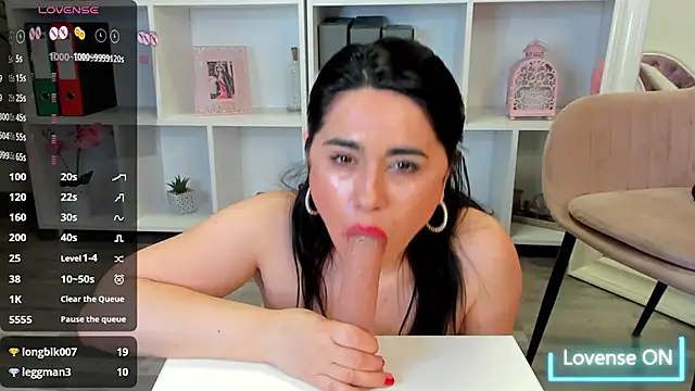 Watch EmaBrownie live on EroticFlix - High definition streams
