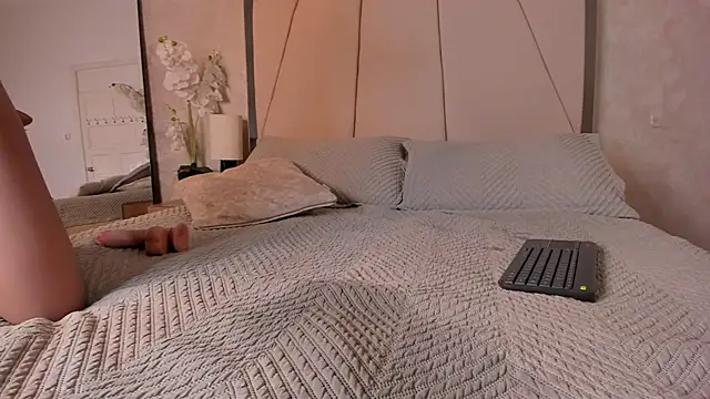 arii_wilde (F young) - Sweet blowjob for you