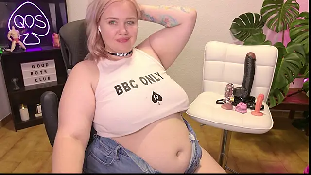 margotgrey (F milf) - show tits