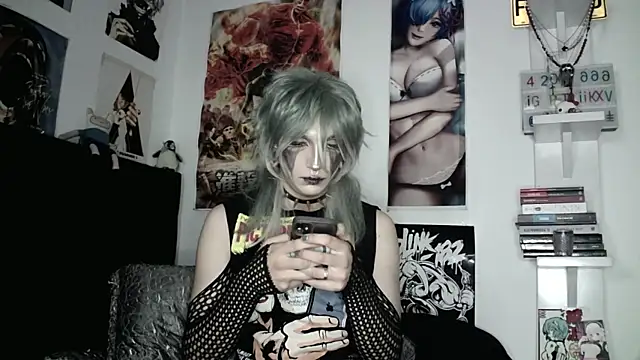 kiiler_queen (T teen) - masturbate x 5min