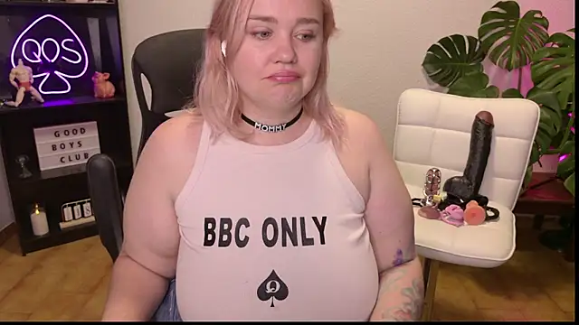 MargotGrey webcam