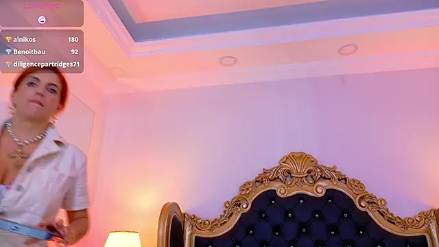AdelinaVans live cam on StripChat