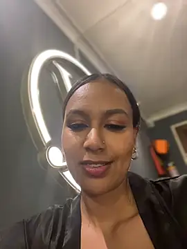 Watch MiilaBlake live on EroticFlix - High definition streams