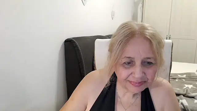 SusiLifeXXX webcam