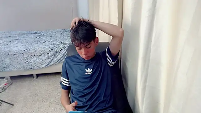 liarr_ (M twink) - show saliva and ass