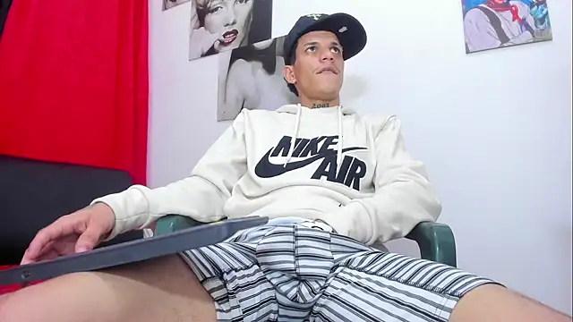 big_hot_boy_ webcam
