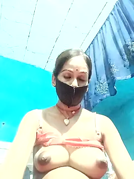 Nandani-758 webcam