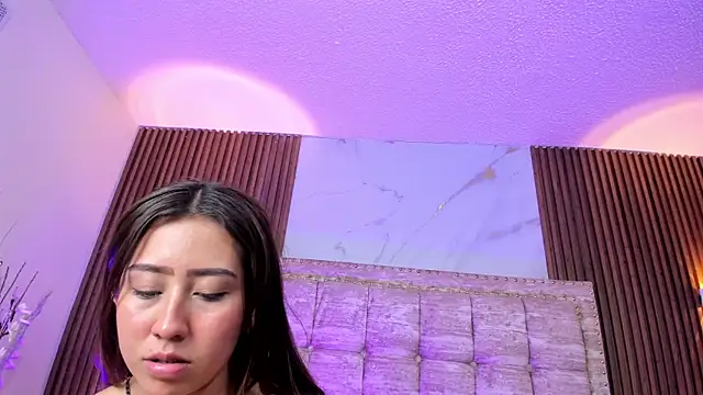 Watch Molly_Sweet__ live on EroticFlix - High definition streams