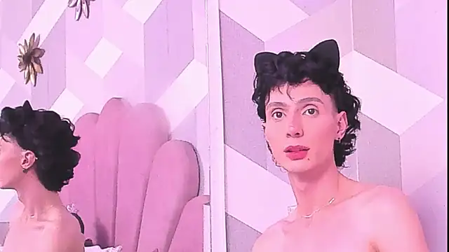 KylieMonnett webcam