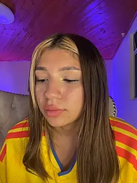 Isabella18_pink webcam