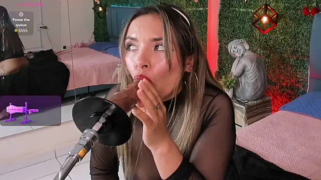 Kiaraa88 webcam