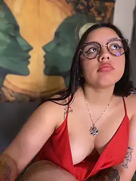 Nicolle_Ruizz webcam