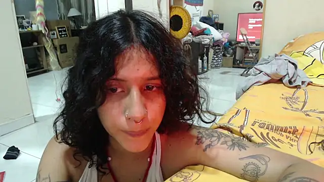 AlinaWoolf_ webcam