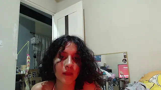 AlinaWoolf_ webcam