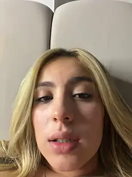 Cloee_Rainbow1 webcam