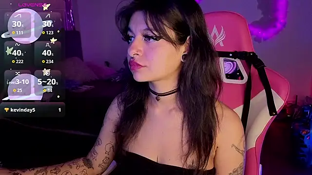 Watch larah_uwu live on EroticFlix - High definition streams