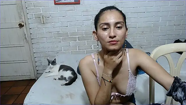 valeriaswang_Lucas webcam