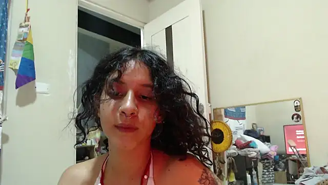 AlinaWoolf_ webcam