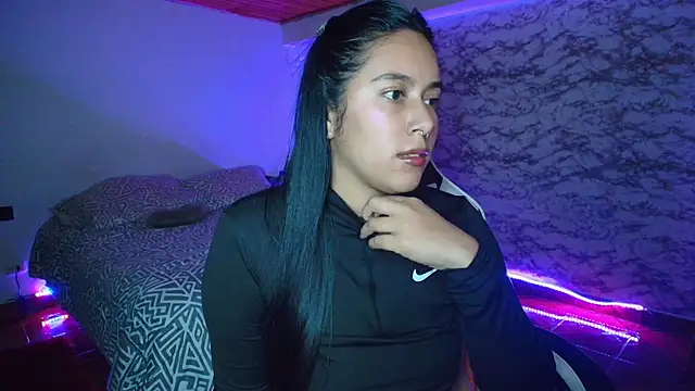 Camila_IRoose webcam