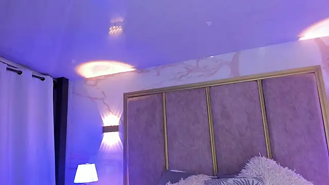 Watch LolaGray__ live on EroticFlix - High definition streams