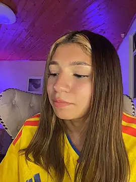 Isabella18_pink webcam