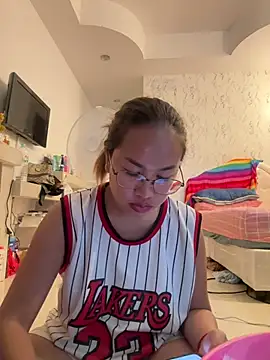 Watch Ponthip live on EroticFlix - High definition streams