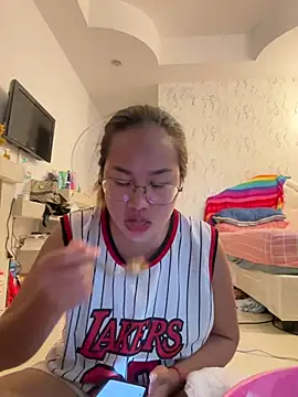 Watch Ponthip live on EroticFlix - High definition streams