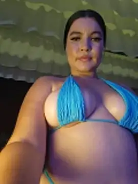 Pretty_Julieta webcam