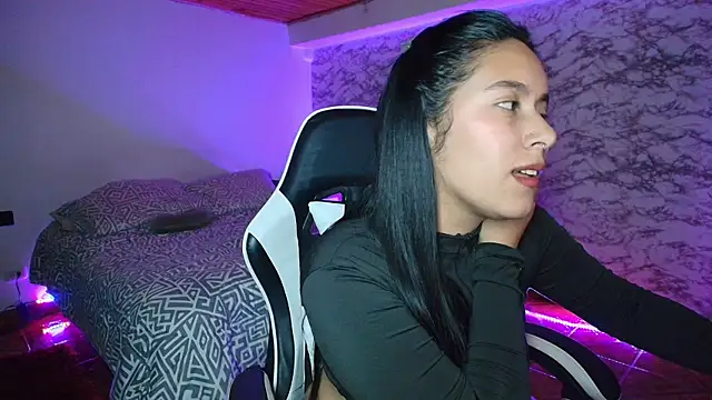 Camila_IRoose webcam