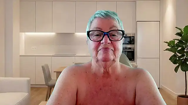 Mystery-Grandmother webcam