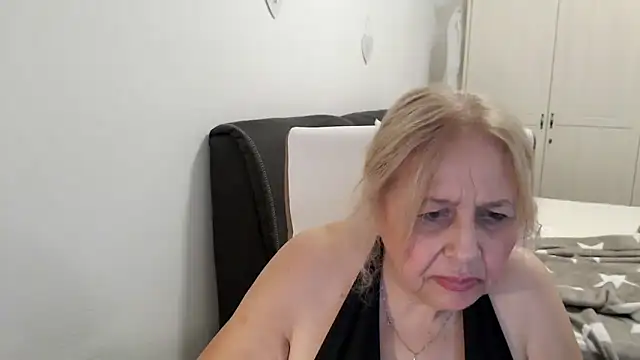 SusiLifeXXX webcam