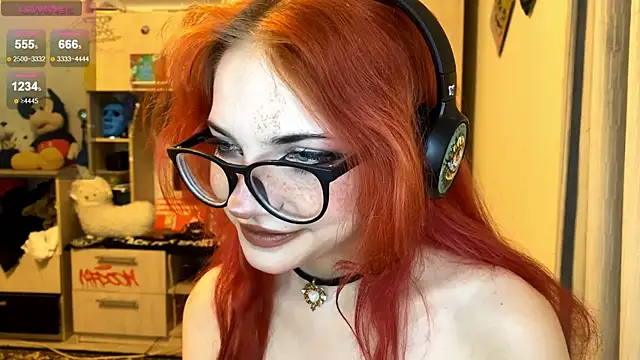 RedHeadCat webcam