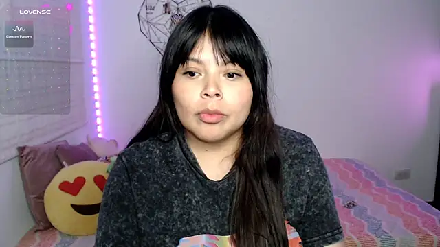 elliemoonx - EllieMoonX's free webcam - UK Sex Cams