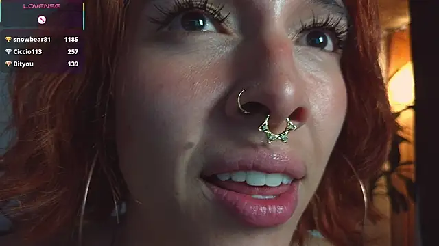 bri_von_dhara__ webcam