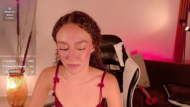 ChloeMoreti webcam