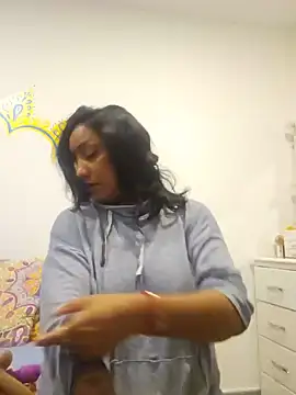 LadyNahir webcam