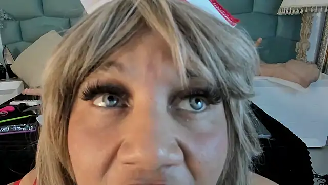 MiaMancini webcam